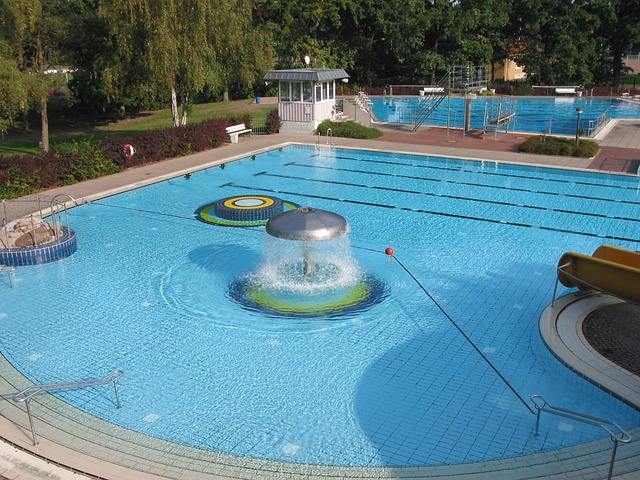 prázdný bazén